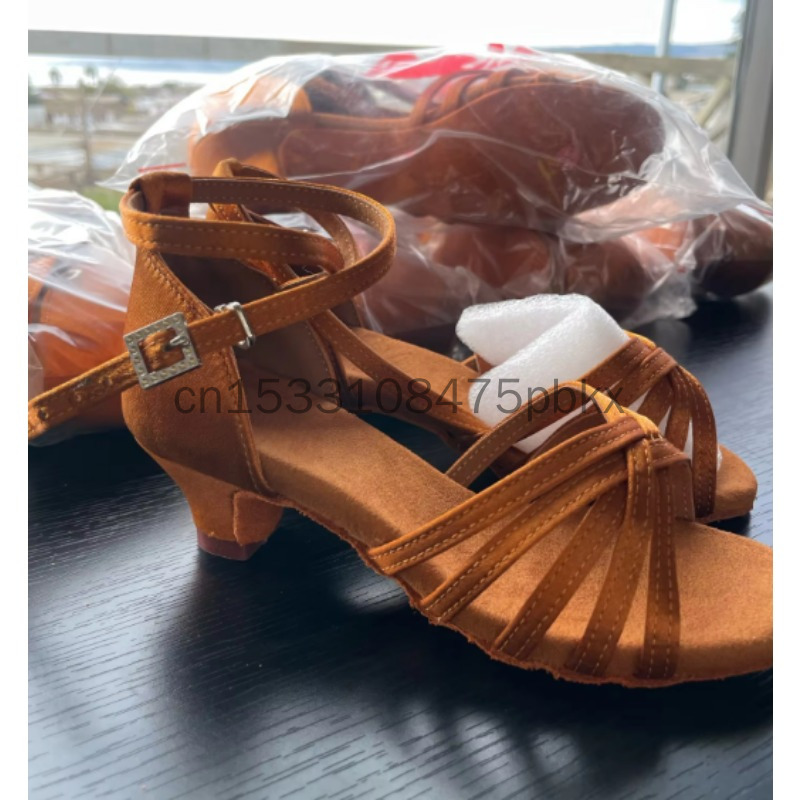 Erwachsenen-Tanzschuhe aus Sat – Women Shoes Kinds Bewertung und Preis